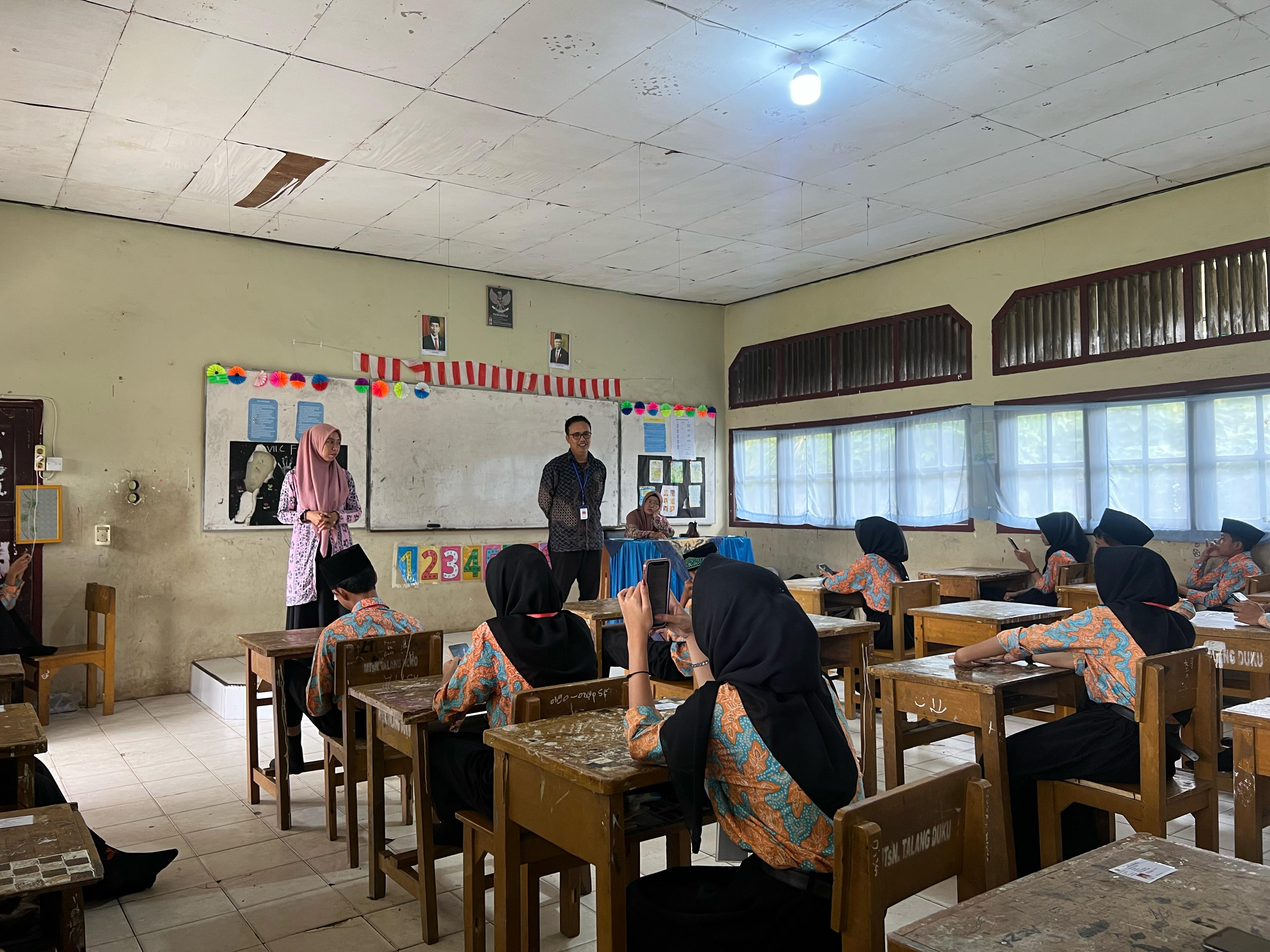 Pelaksanaan Ujian Madrasah: Peran Strategis Proktor dan Teknisi