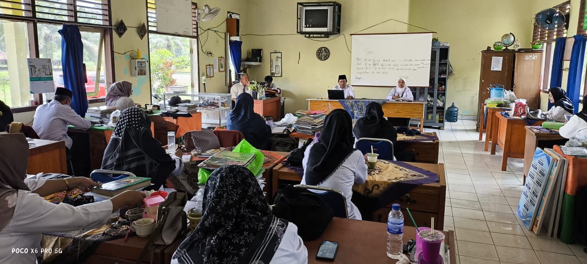 MTsN 1 Muaro Jambi Gelar Rapat Awal Tahun Pelajaran 2024/2025