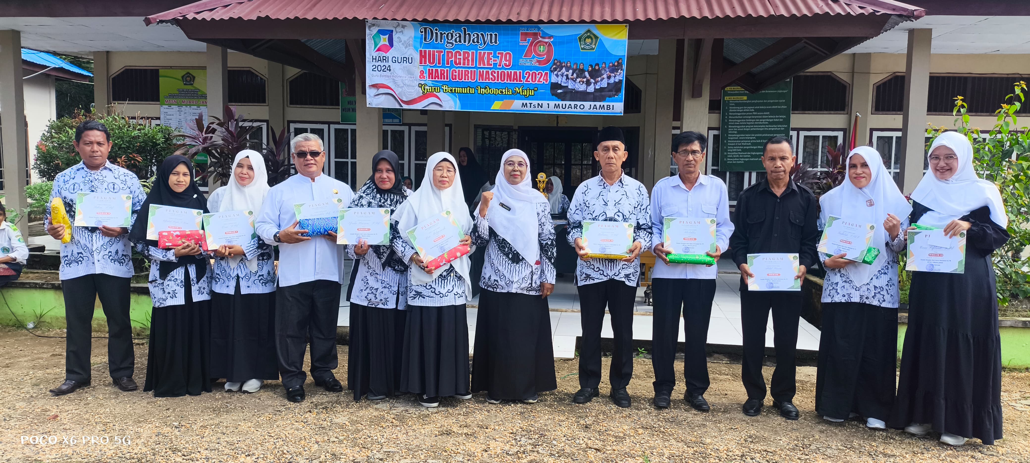 Bentuk Reward, Kepala MTsN 1 Muaro Jambi Terhadap Kinerja GTK