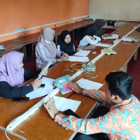 Bimbingan Belajar Peserta KSM MTsN 1 Muaro Jambi