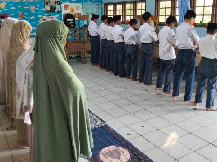 MTsN 1 Muaro Jambi Terapkan KBC, cinta kepada Allah dan Rosul untuk Penguatan Karakter