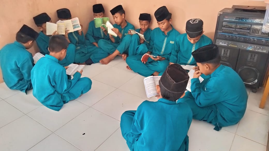 Shock Terapy, Siswa Lakukan Ketidakseriusan Kegiatan Yasinan Shock Terapy, Siswa Lakukan Ketidakseriusan Kegiatan Yasinan