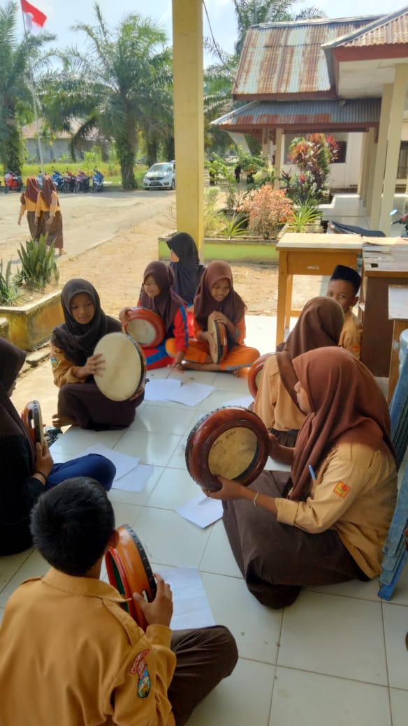 Program Pengembangan Diri Sebuah Upaya Menggali Bakat dan Minat Siswa Program Pengembangan Diri Sebuah Upaya Menggali Bakat dan Minat Siswa