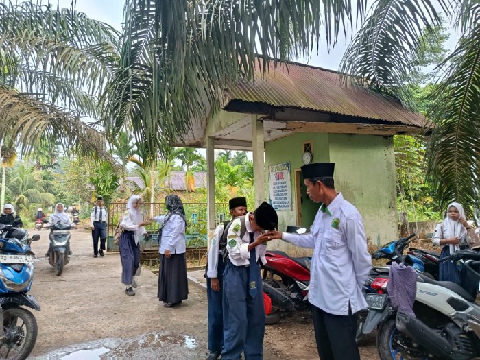 Tradisi Pagi Penuh Kehangatan di Sekolah Lewat Panca Cinta KBC