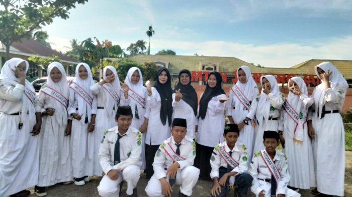 Upacara Bendera di MTsN 1 Muaro Jambi Berjalan Tertib