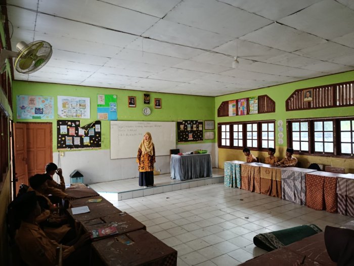 Siswa MTsN 1 Muaro Jambi Aktif Belajar di Bulan Ramadan Siswa MTsN 1 Muaro Jambi Aktif Belajar di Bulan Ramadan