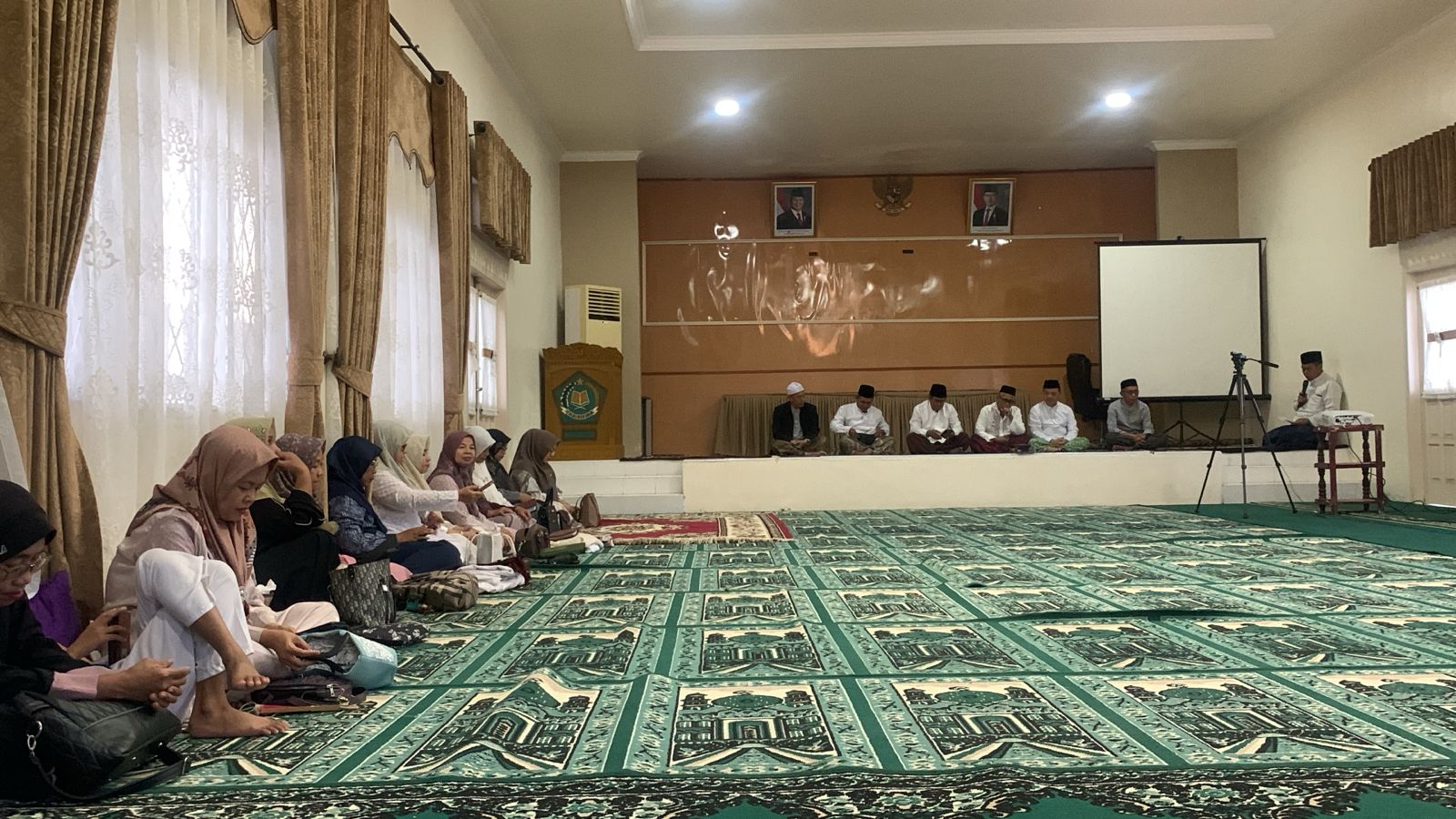 Kepala MTsN 1 Muaro Jambi Ikut Serta Khataman Al-Qur'an Nasional di KanKemenag Muaro Jambi