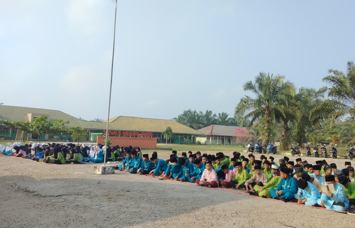 Agenda Rutin Yasinan Pada Jum'at Pagi 