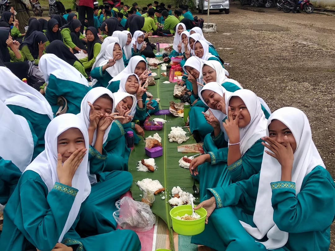 Giat Sarapan Pagi Bersama Guna Menanamkan Pola Hidup Sehat Giat Sarapan Pagi Bersama Guna Menanamkan Pola Hidup Sehat