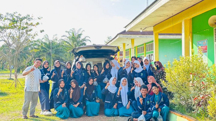 OSIM MTsN 1 Muaro Jambi Bagikan Takjil Ramadan OSIM MTsN 1 Muaro Jambi Bagikan Takjil Ramadan