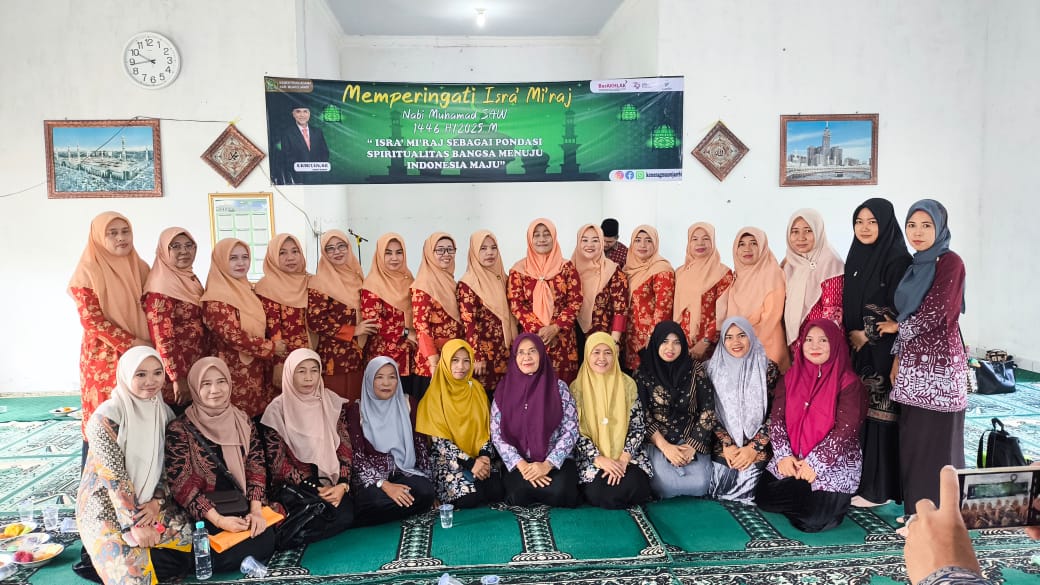 Kepala Madrasah Hadiri Peringatan Isra' Mi'raj di Kantor Kemenag Muaro Jambi Kepala Madrasah Hadiri Peringatan Isra' Mi'raj di Kantor Kemenag Muaro Jambi