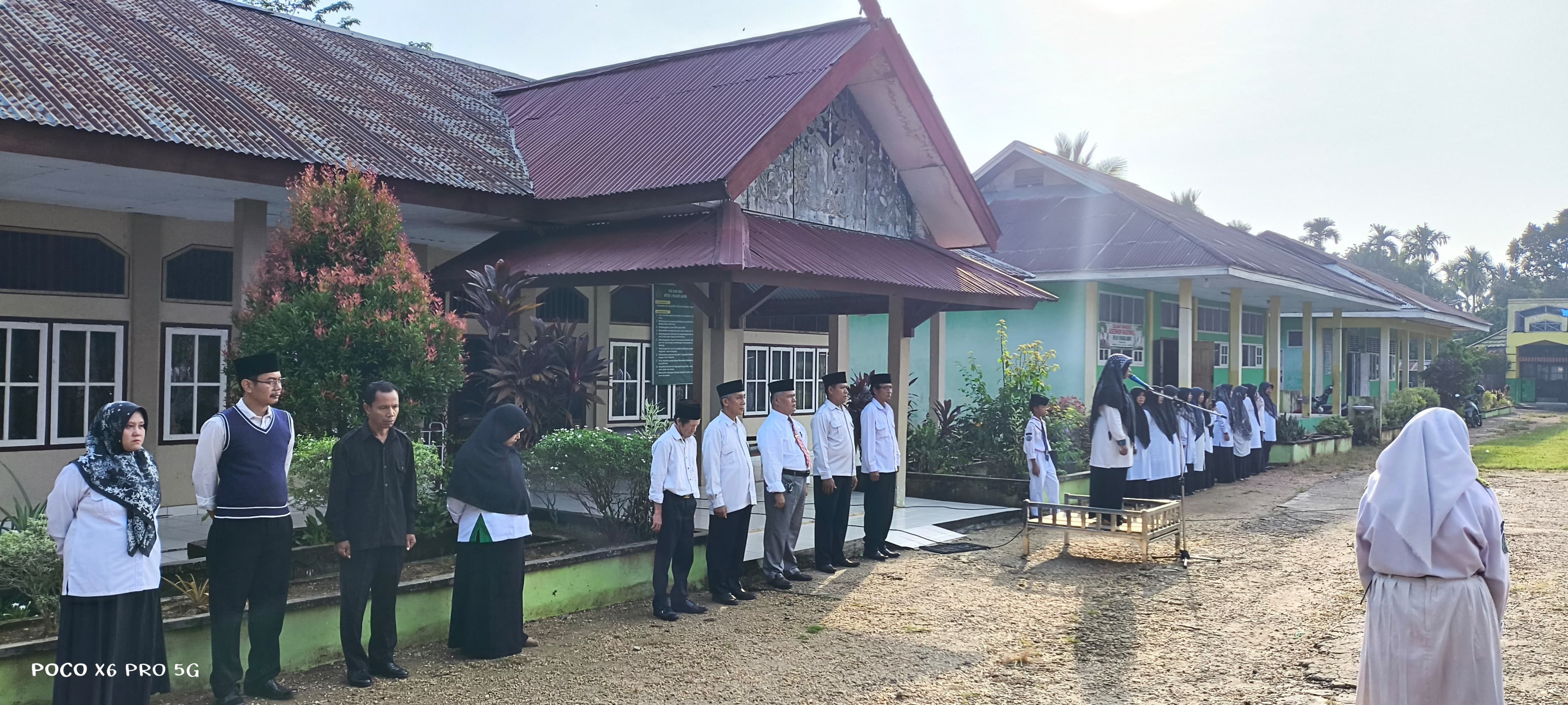 Upacara Peringatan Hari Pahlawan Berlangsung Penuh Khidmat