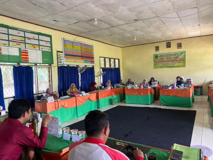 Guru MTsN 1 Muaro Jambi Ikuti Sosialisasi Manfaat Air Alkali