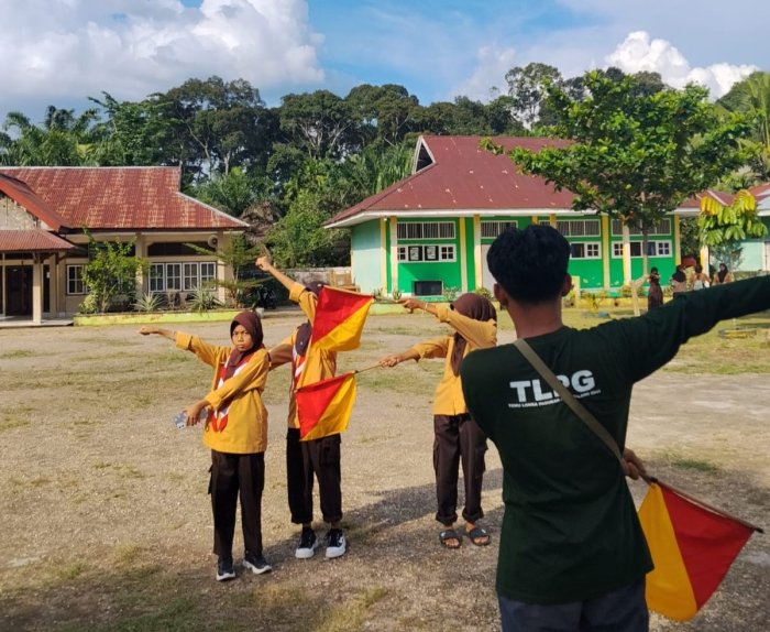 Latihan Pramuka MTsN 1 Muaro Jambi Fokus pada Semaphore Latihan Pramuka MTsN 1 Muaro Jambi Fokus pada Semaphore