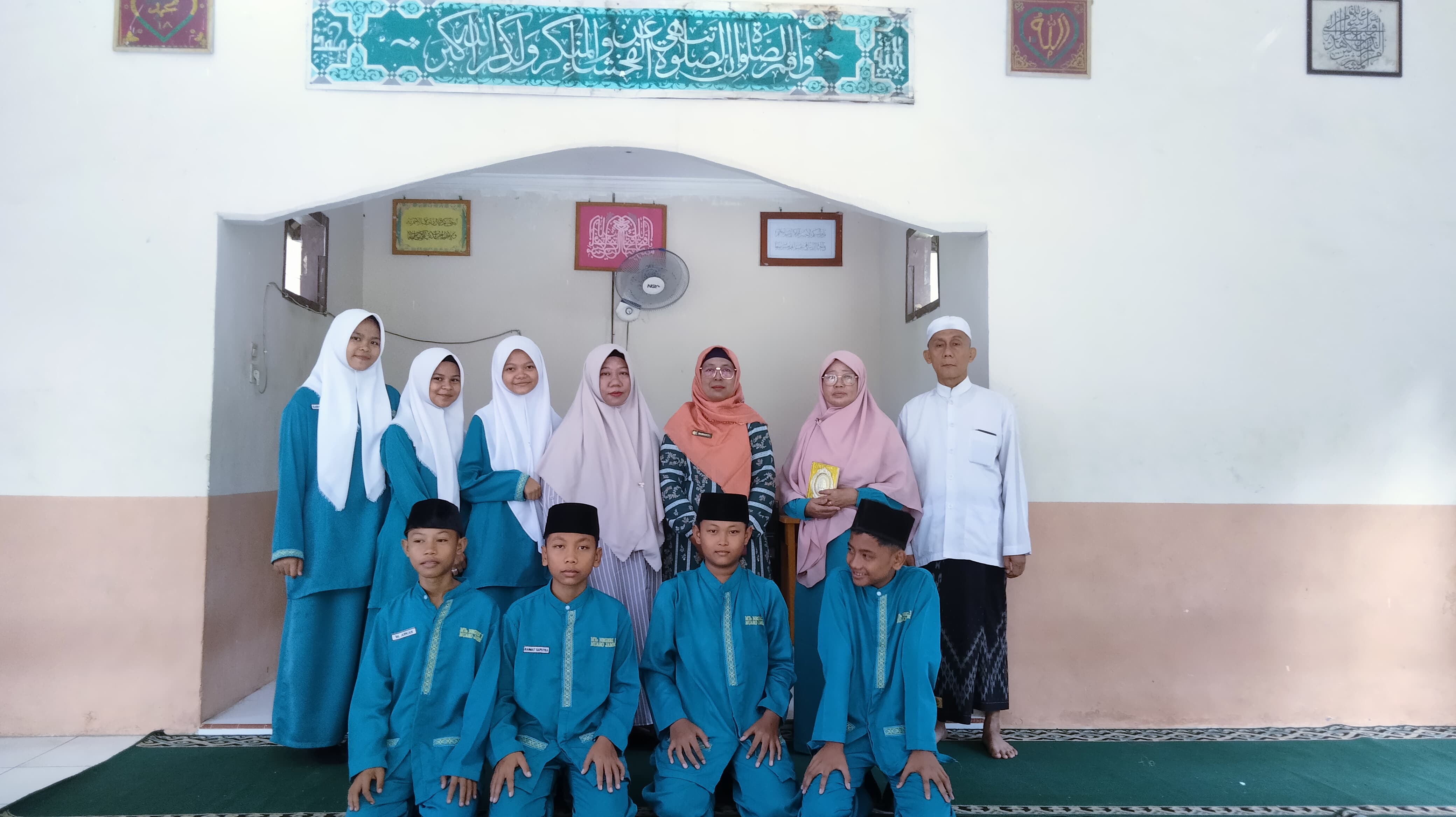 Penanaman Pembiasaan Positif Melalui Kegiatan Yasinan Penanaman Pembiasaan Positif Melalui Kegiatan Yasinan