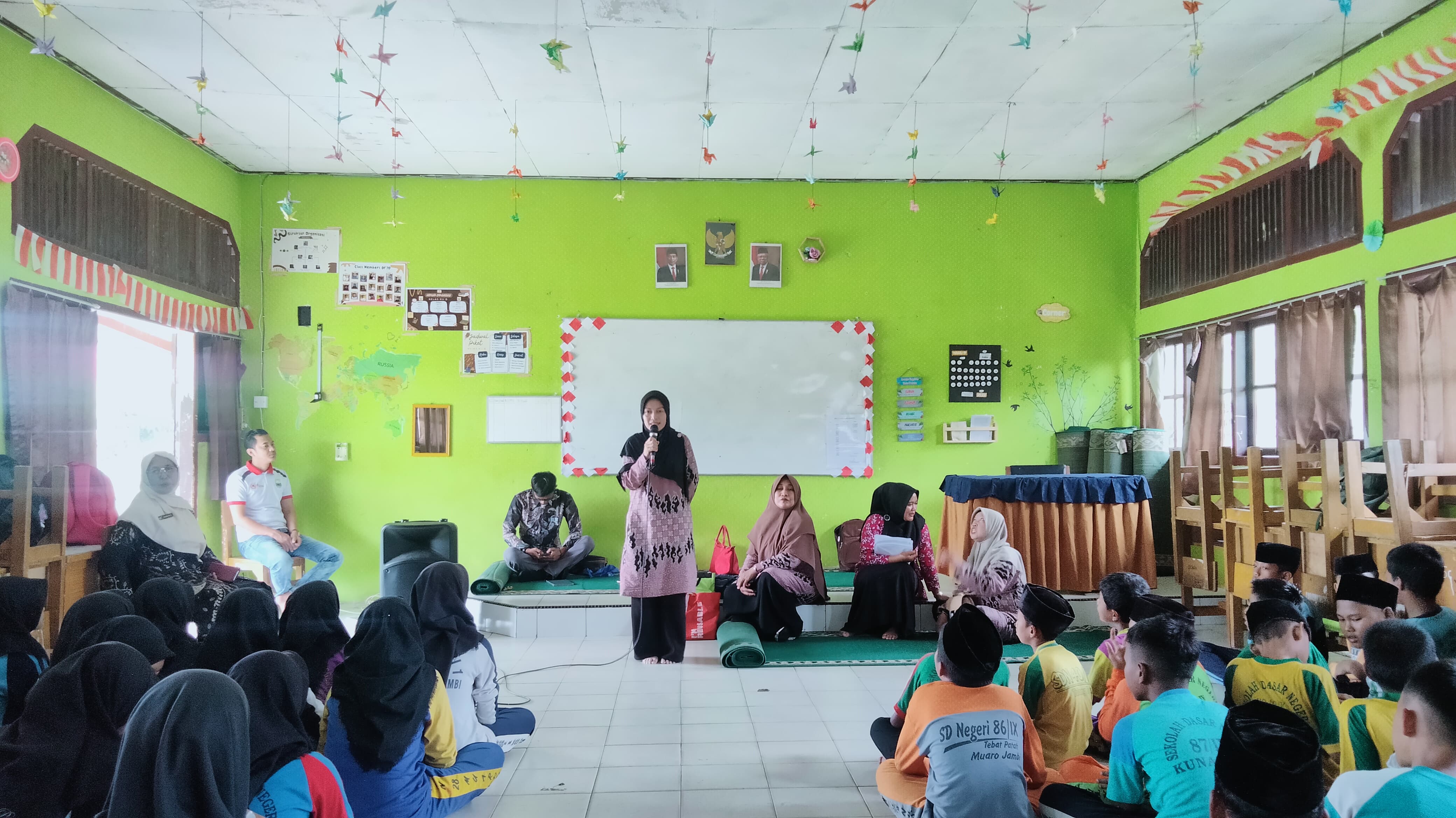 Tim Kesehatan Puskesmas Berikan Sosialisasi Bahaya Merokok Dan Kesehatan Reproduksi