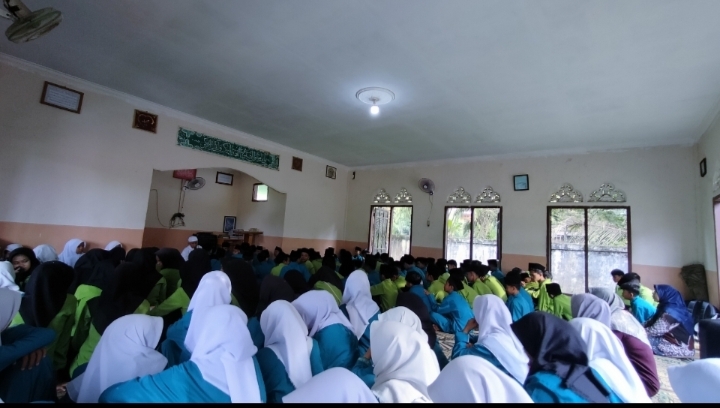 Kegiatan Yasinan Perdana di Semester Genap MTsN 1 Muaro Jambi 