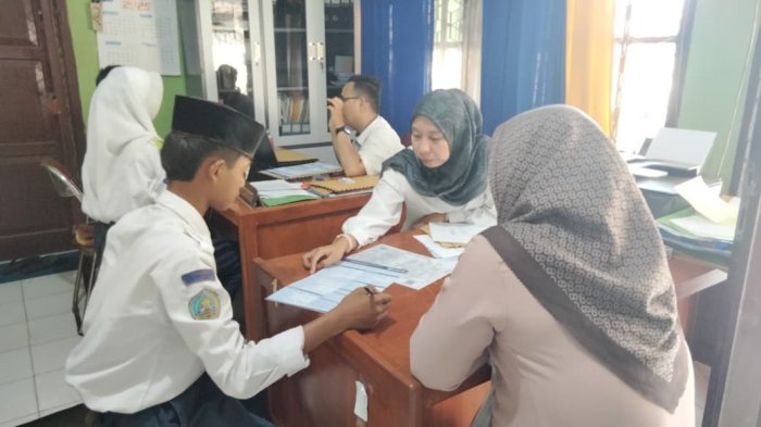 MTsN 1 Muaro Jambi Laksanakan Sosialisasi dan Pemberkasan PIP Tahap I untuk 35 Siswa