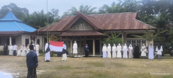 Upacara Hari Santri di MTsN 1 Muaro Jambi Berlangsung Khidmat