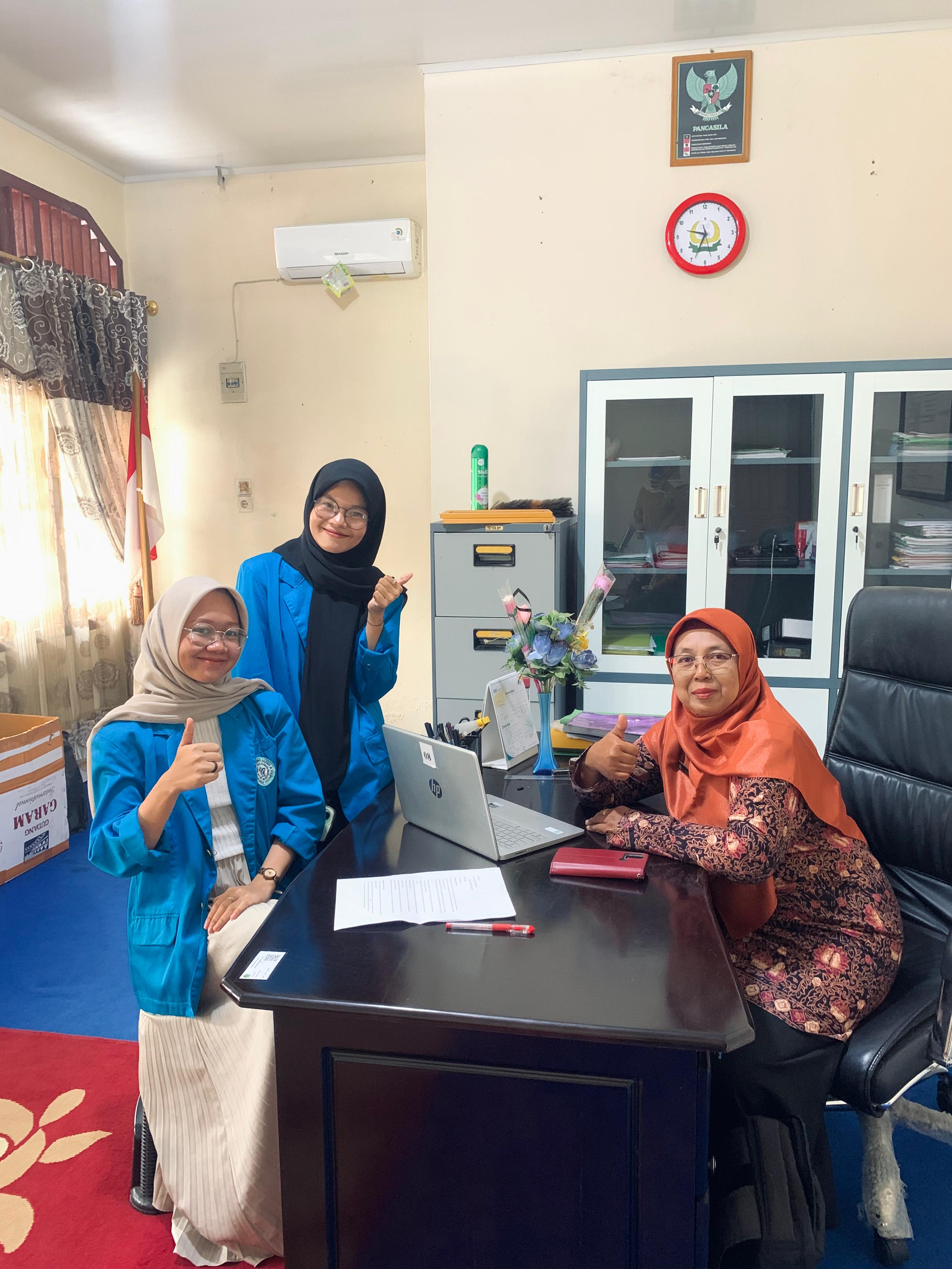 Mahasiswa UIN STS Jambi Lakukan Mini Riset Etika Profesi dan Etika Komunikasi Mahasiswa UIN STS Jambi Lakukan Mini Riset Etika Profesi dan Etika Komunikasi