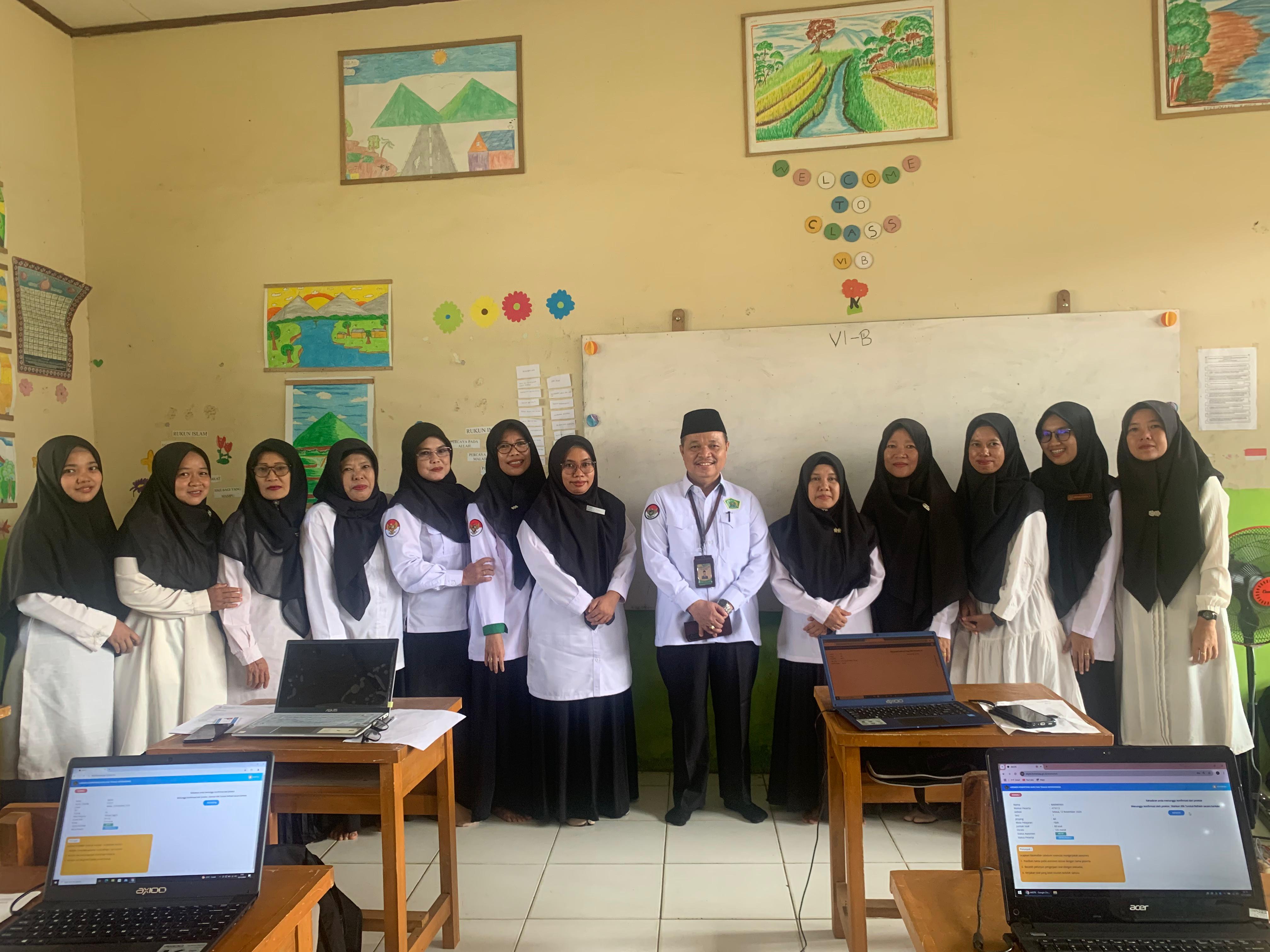 Guru MTsN 1 Muaro Jambi Semangat Mengikuti AKGTK