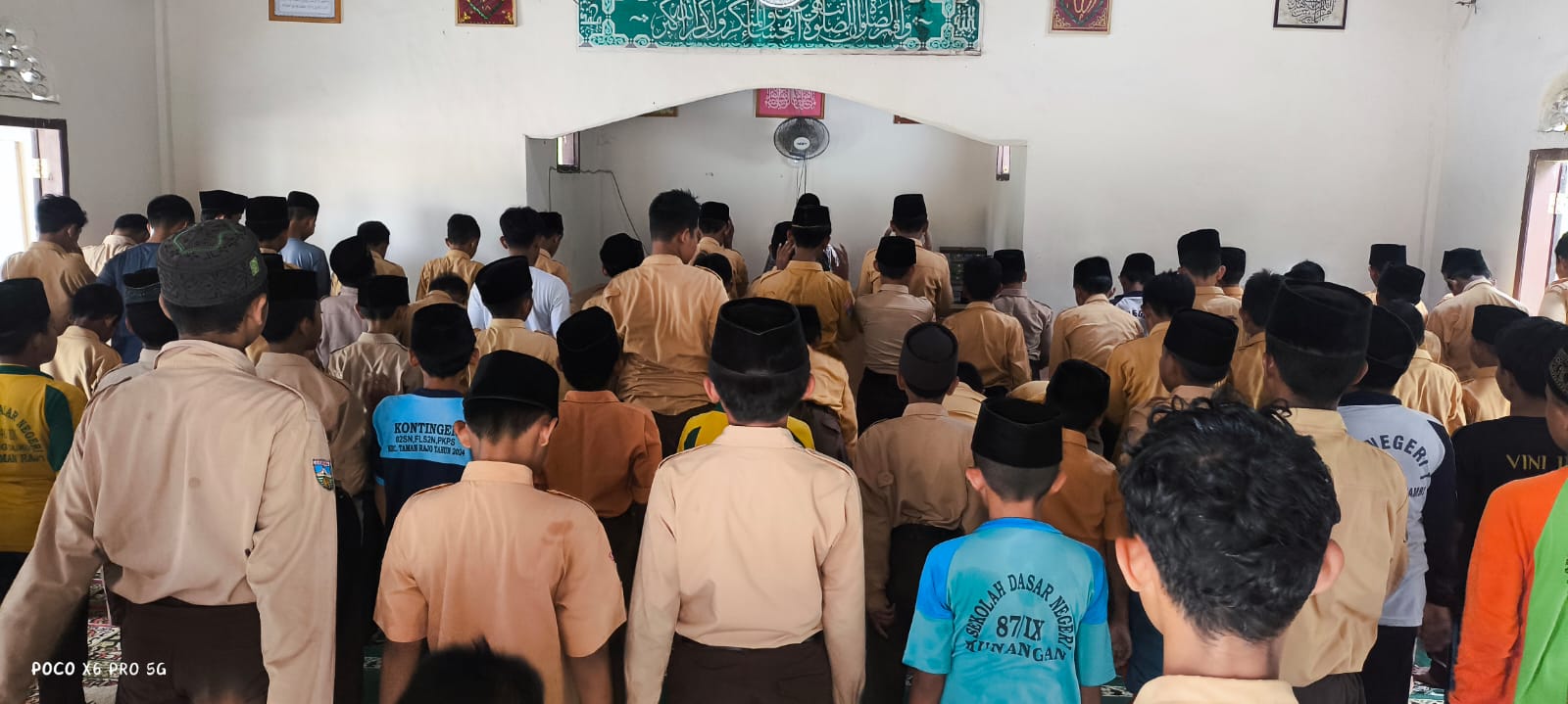 Pembiasaan Sholat Dzuhur Berjamaah Sebagai Sarana Peningkatan Disiplin Diri