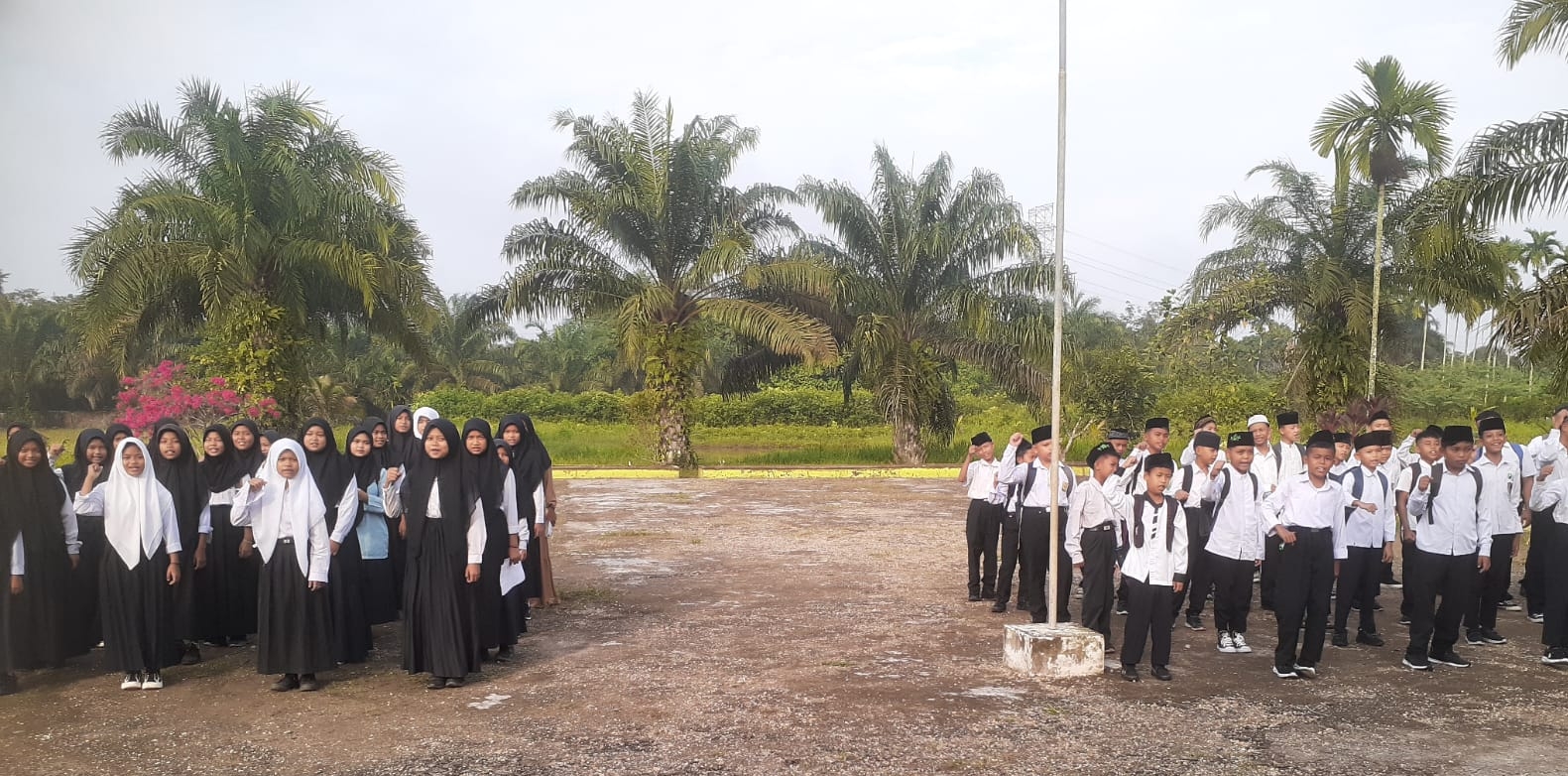 Antusias Para Calon Peserta Didik Baru MTsN 1 Muaro Jambi ikuti Tes Tertulis Antusias Para Calon Peserta Didik Baru MTsN 1 Muaro Jambi ikuti Tes Tertulis