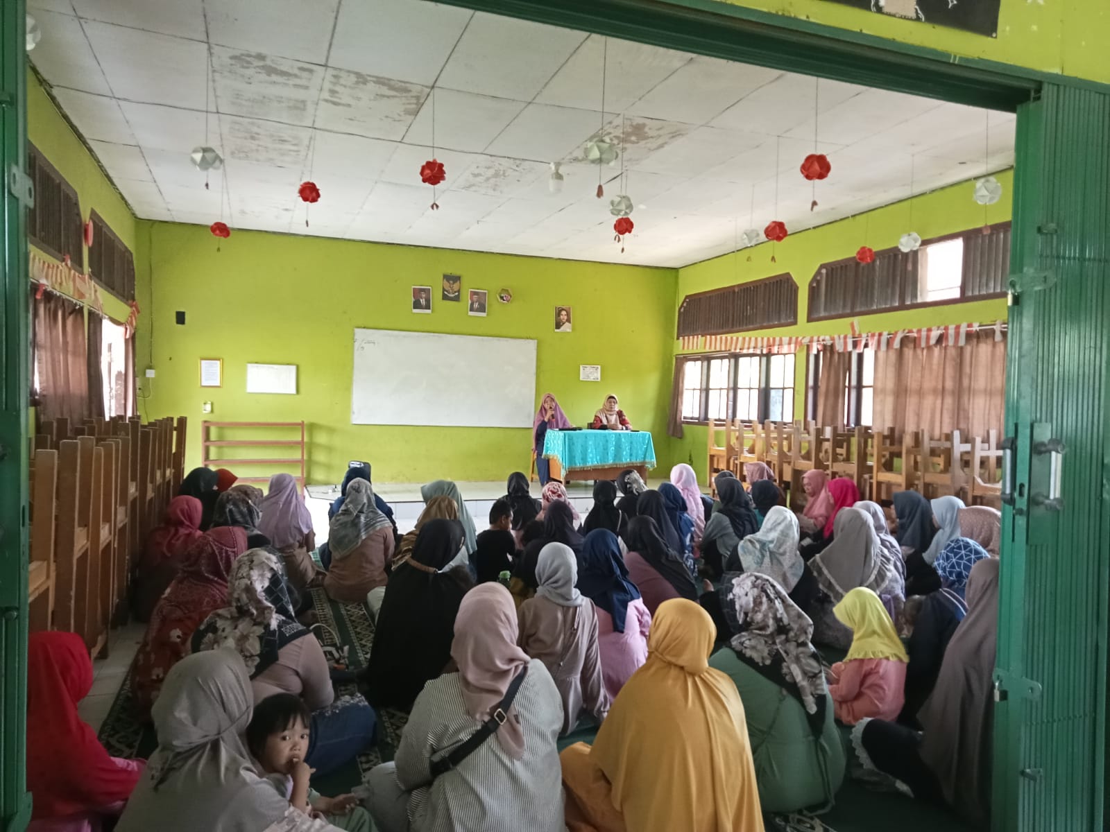 MTsN 1 Muaro Jambi Galang Silaturrahmi dengan Orangtua Siswa Baru MTsN 1 Muaro Jambi Galang Silaturrahmi dengan Orangtua Siswa Baru