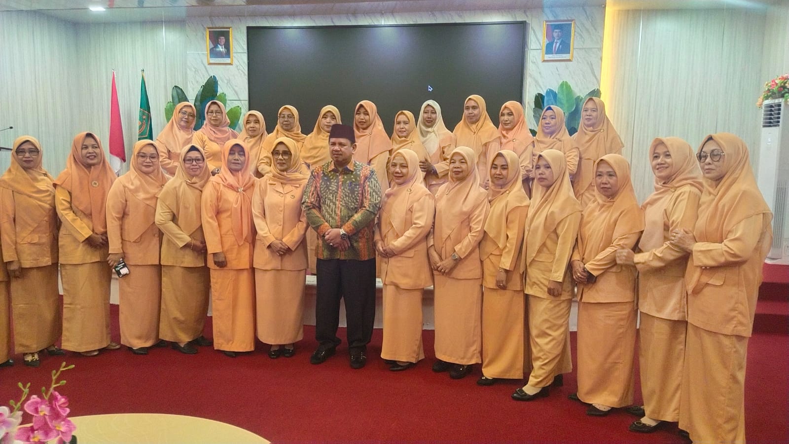 DWP MTsn 1 Muaro Jambi Hadiri Acara HUT DWP Provinsi Jambi KE-25 dan HARI IBU KE-96 DWP MTsn 1 Muaro Jambi Hadiri Acara HUT DWP Provinsi Jambi KE-25 dan HARI IBU KE-96