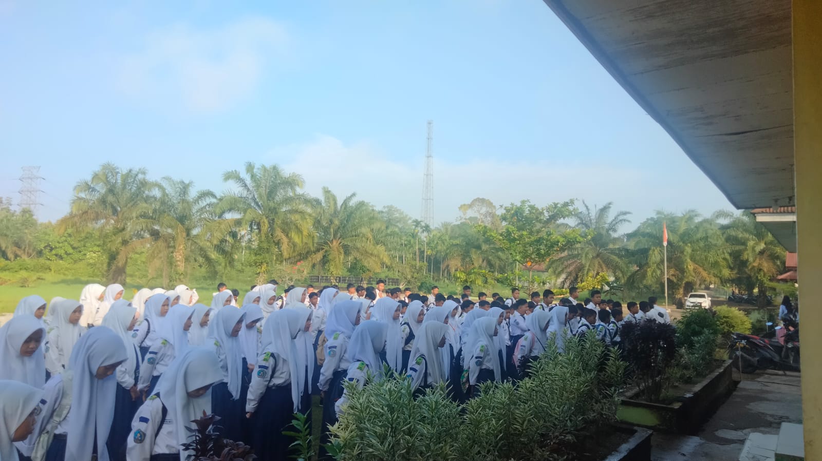 Peluncuran PAT Berbasis Android di MTsN 1 Muaro Jambi Catat Sukses Hari Pertama Peluncuran PAT Berbasis Android di MTsN 1 Muaro Jambi Catat Sukses Hari Pertama