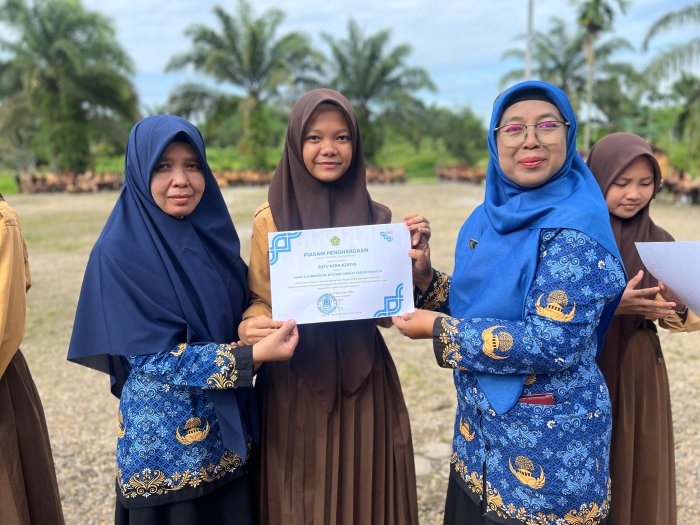 MTsN 1 Muaro Jambi Beri Penghargaan Siswa Berprestasi di Hari Kesaktian Pancasila