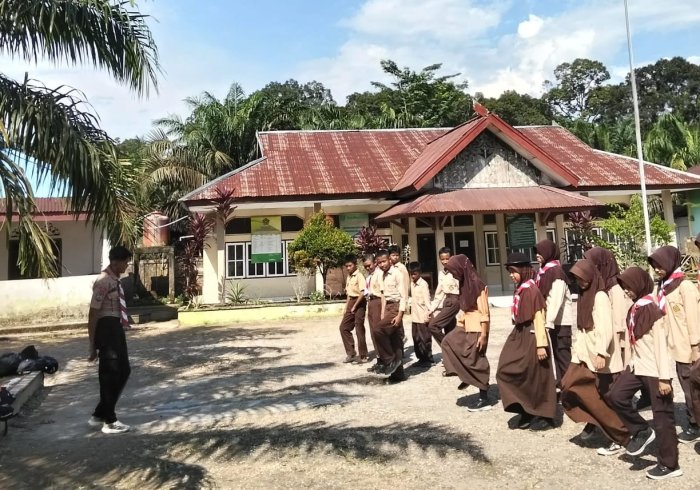 Latihan Rutin Pramuka MTsN 1 Muaro Jambi Disambut Antusias