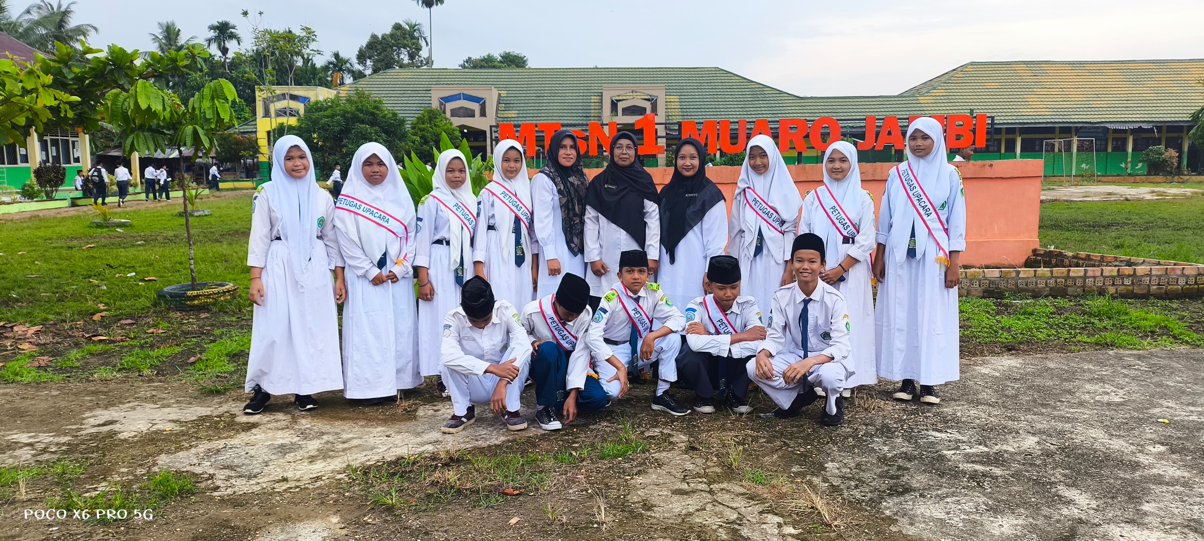 Upacara Bendera Berlangsung  Lancar dan Khidmat