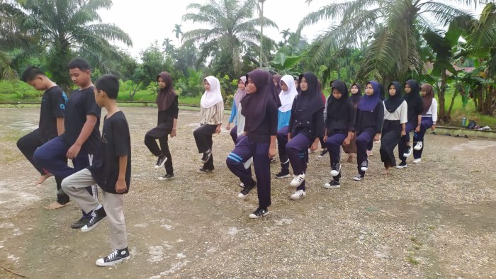 Latihan Perdana Drum Band MTsN 1 Muaro Jambi Diminati Siswa