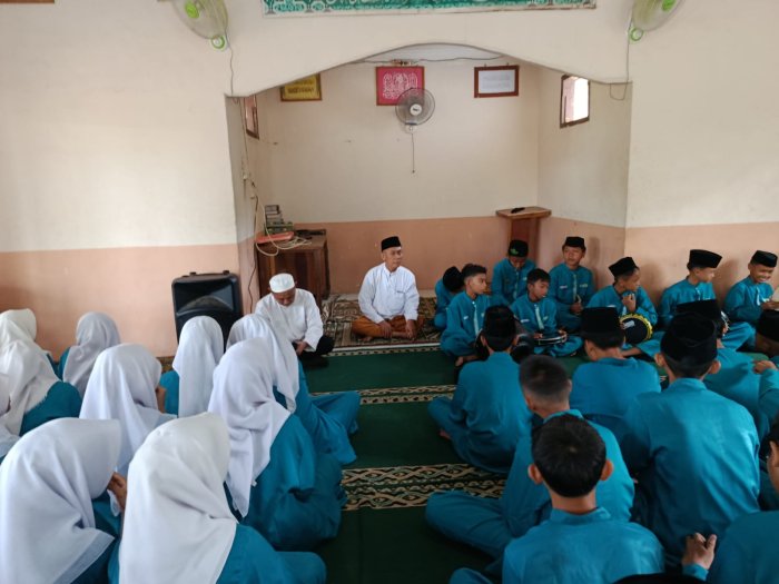 MTSN 1 Muaro Jambi Adakan Yasinan Rutin Setiap Jumat