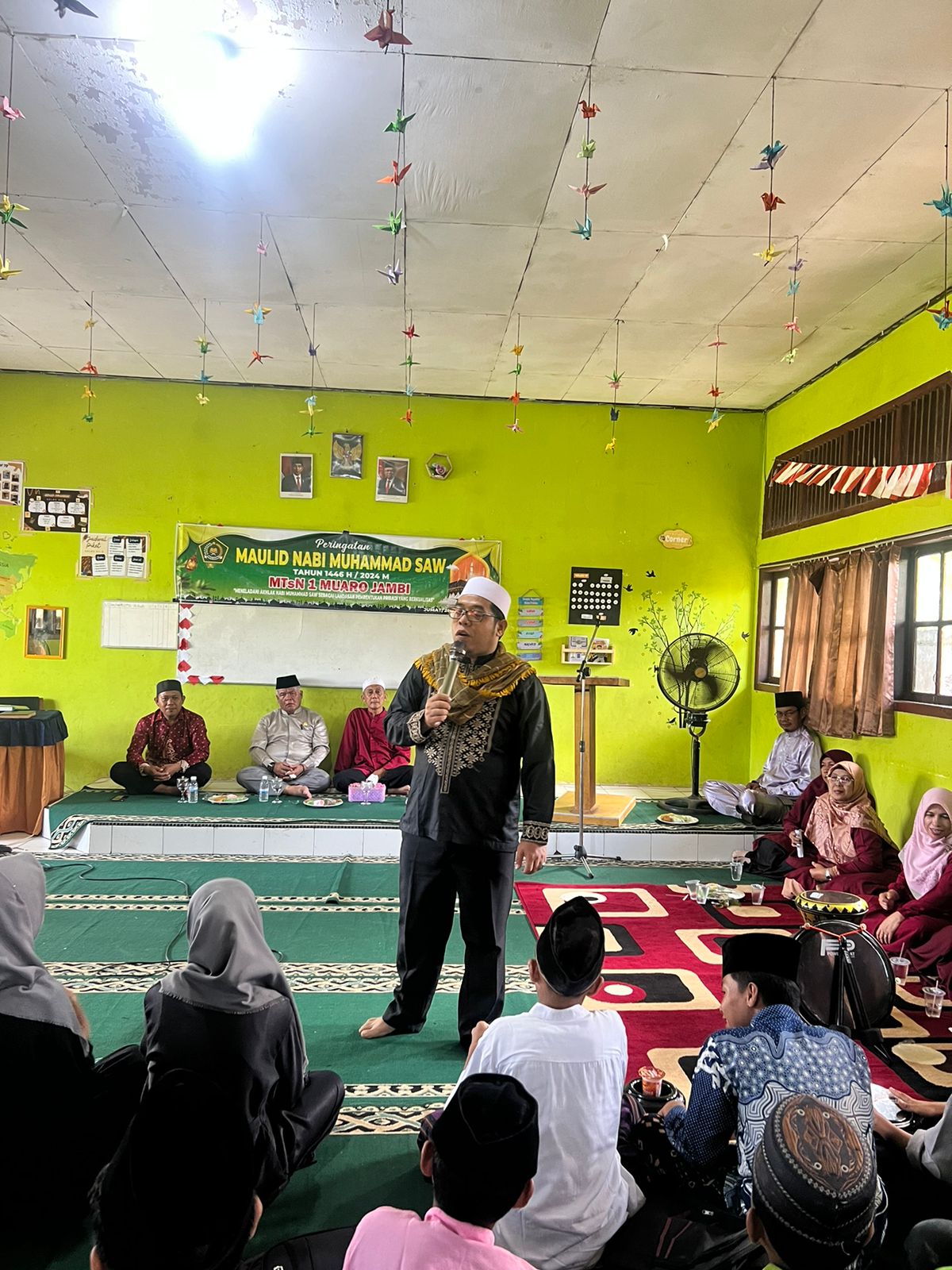 Peringatan Maulid Nabi : Kepmad Harap Siswa MTsN 1 Muaro Jambi Teladani Akhlak Rasulullah
