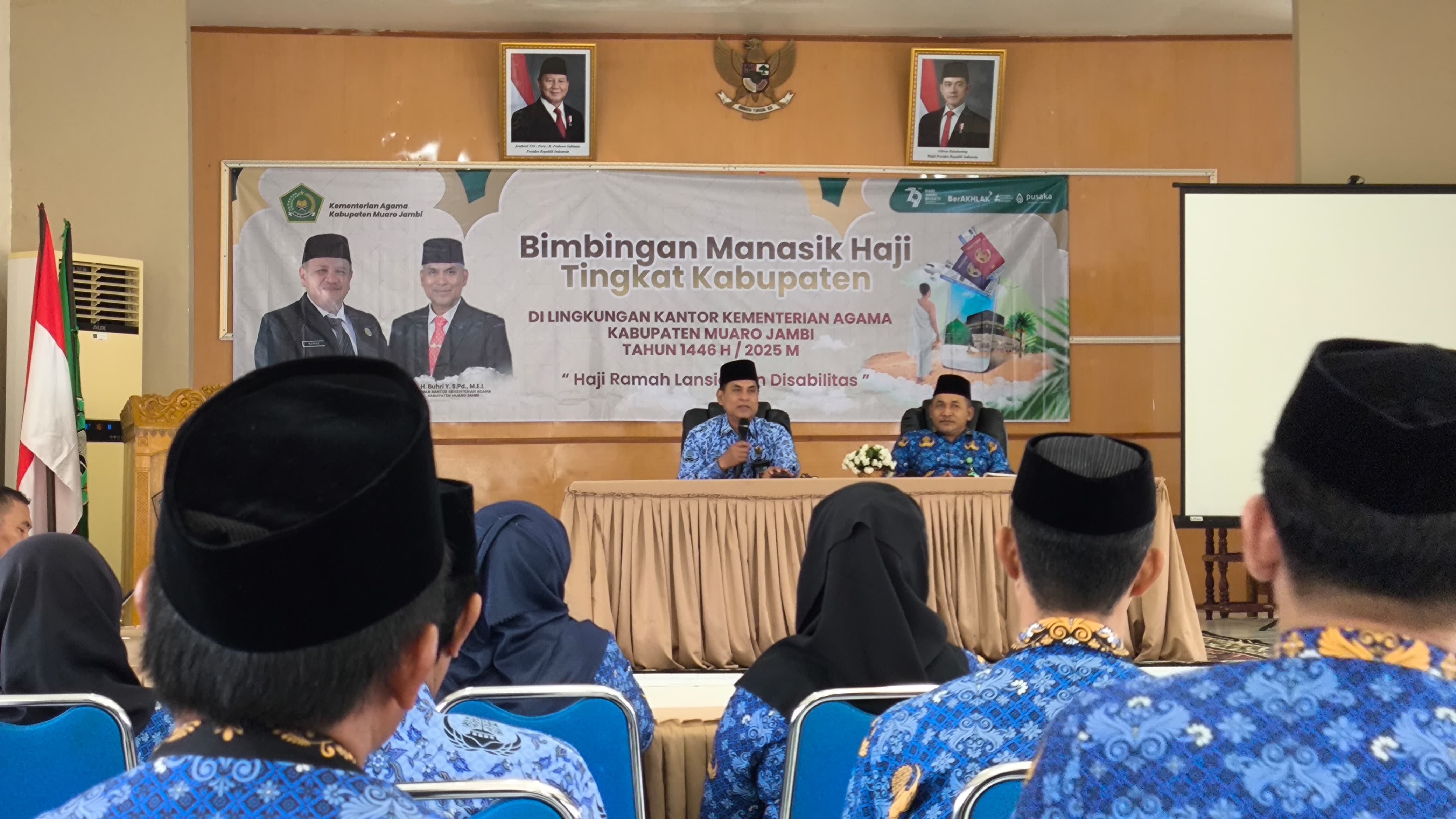 Kepala MTsN 1 Muaro Jambi, Hadiri Rapat Rencana Penanaman 1 Juta Pohon Matoa Kepala MTsN 1 Muaro Jambi, Hadiri Rapat Rencana Penanaman 1 Juta Pohon Matoa