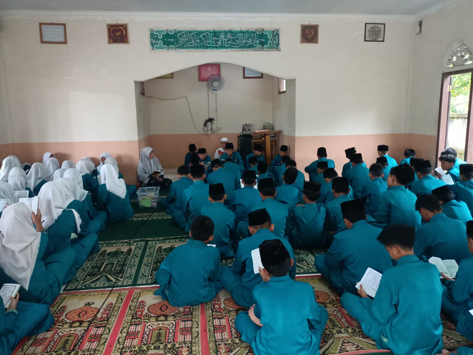 MTsN 1 Muaro Jambi Rutin Gelar Kegiatan Yasinan untuk Wujudkan Solidaritas Siswa MTsN 1 Muaro Jambi Rutin Gelar Kegiatan Yasinan untuk Wujudkan Solidaritas Siswa