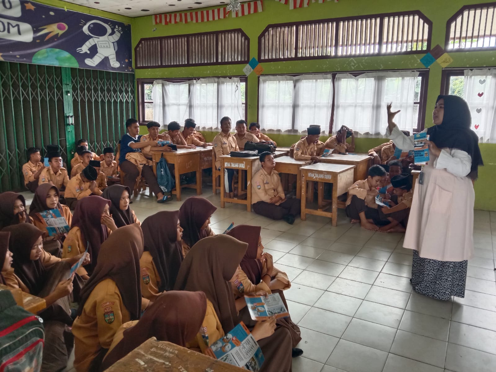 Antusias Siswa Kelas IX Ikuti Sosialisasi PPDB SMK Baiturrahim Antusias Siswa Kelas IX Ikuti Sosialisasi PPDB SMK Baiturrahim