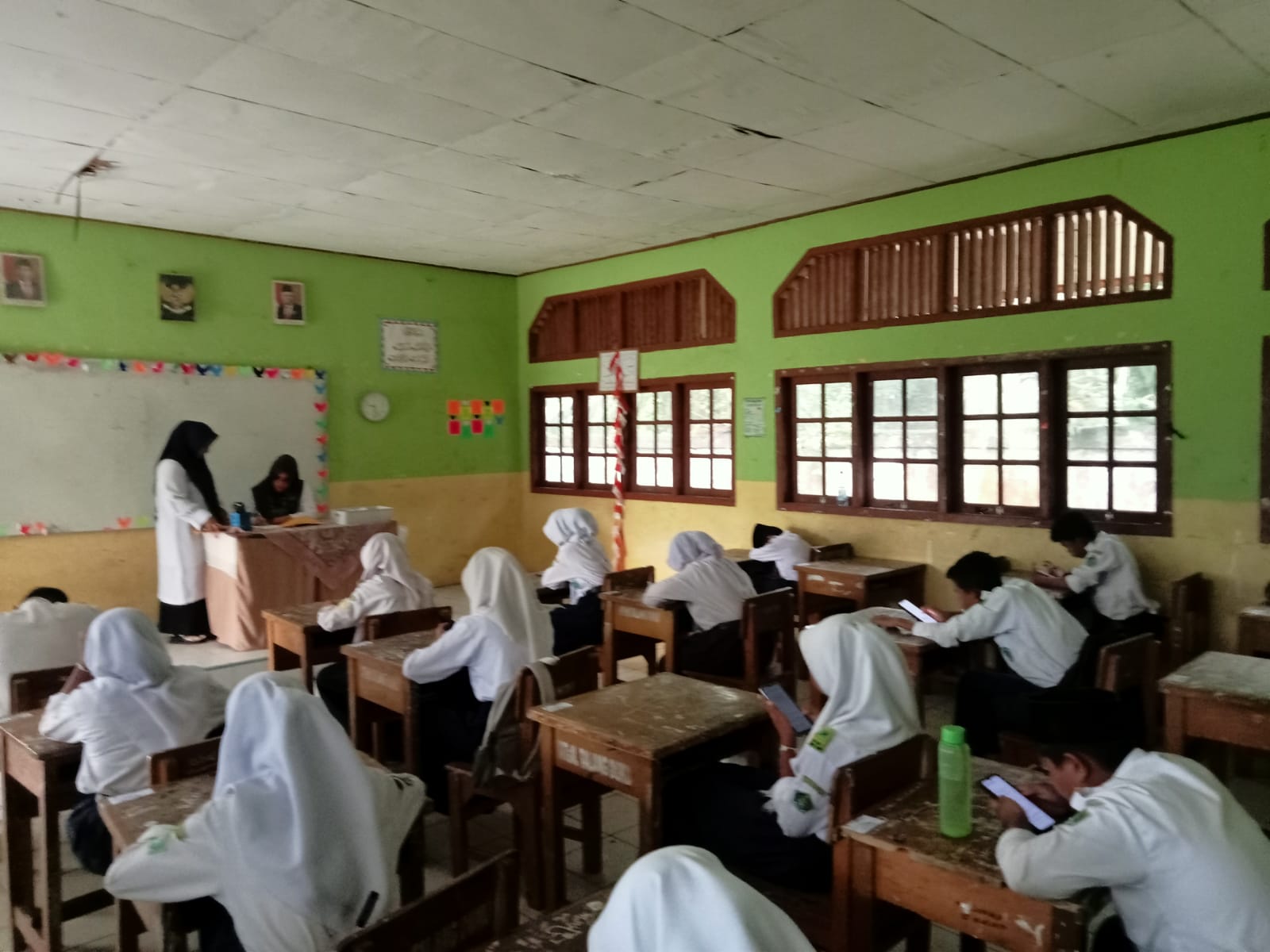 Pelaksanaan PAS Hari Keempat, Berjalan Lancar dan Tertib Pelaksanaan PAS Hari Keempat, Berjalan Lancar dan Tertib